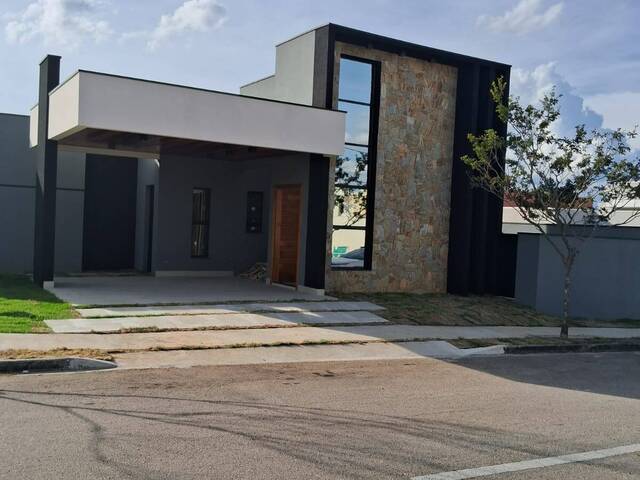 Venda em Condomínio Terras do Vale - Caçapava